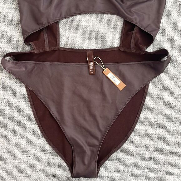 Skims Cut Out Monokini Cocoa Wet Jersey Size 4X - Picture 5 of 10